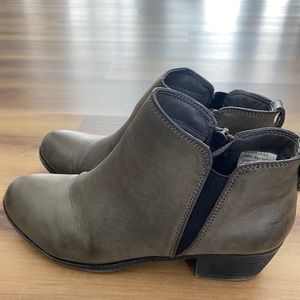 Short Brown/Olive Zigi Soho Boots